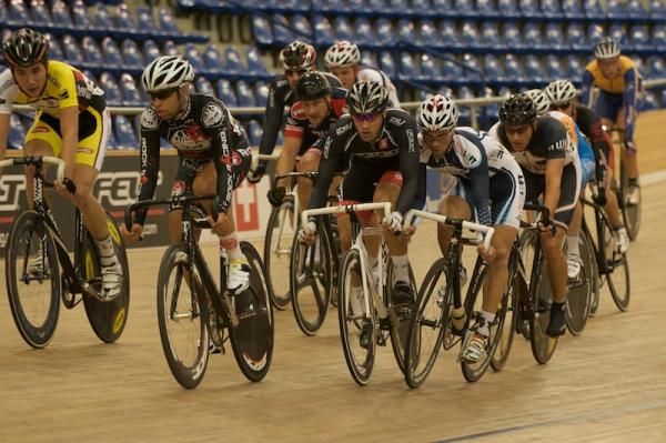 A little bumping in the scratch race