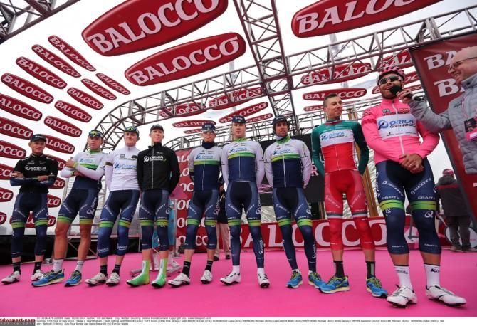 Orica-GreenEdge with the maglia bianco, Italian tri-colour and the maglia rosa