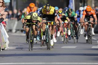 Caleb Ewan (Mitchelton-Scott) holds off Danny van Poppel (LottoNl-Jumbo)