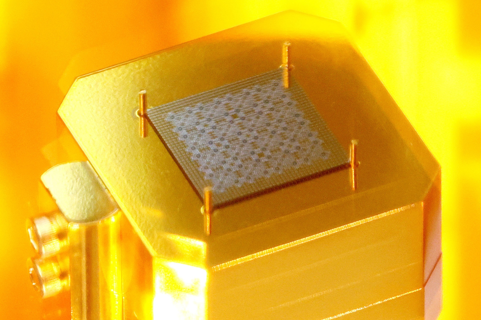 a close-up of a quantum computing chip