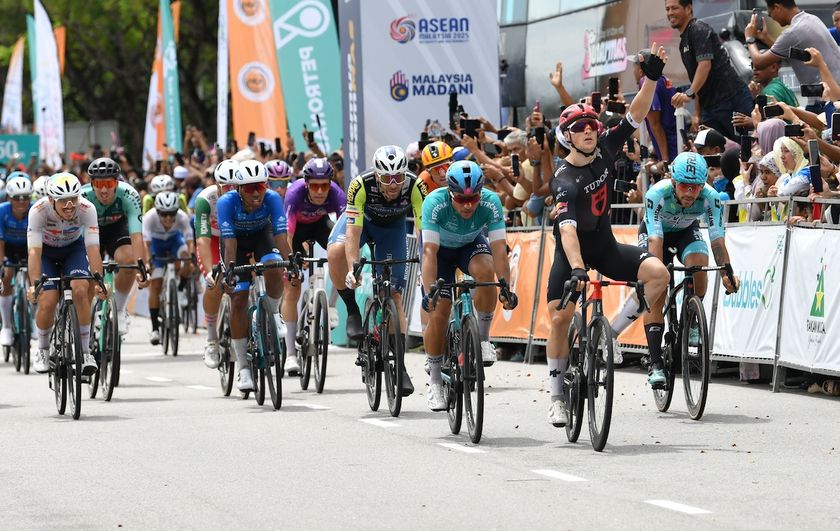 Arvid De Kleijn (Tudor Pro Cycling) wins stage 2 of the Petronas Le Tour de Langkawi 2025