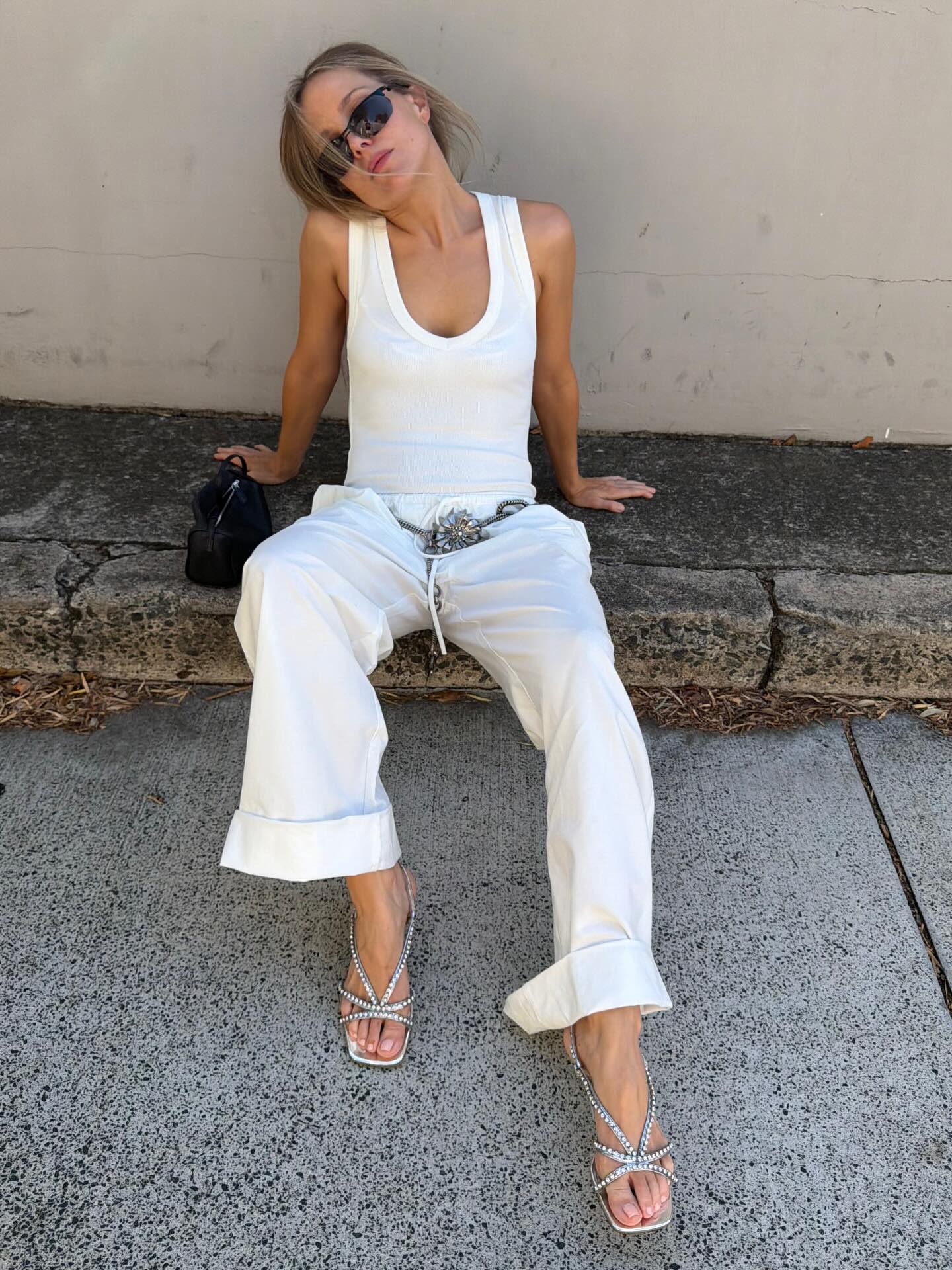 A woman wearing the princess shoe trend summer 2026.