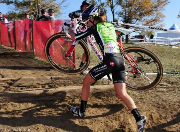 Kaitie Antonneau (Cannondale) racing in 4th place on the run-up