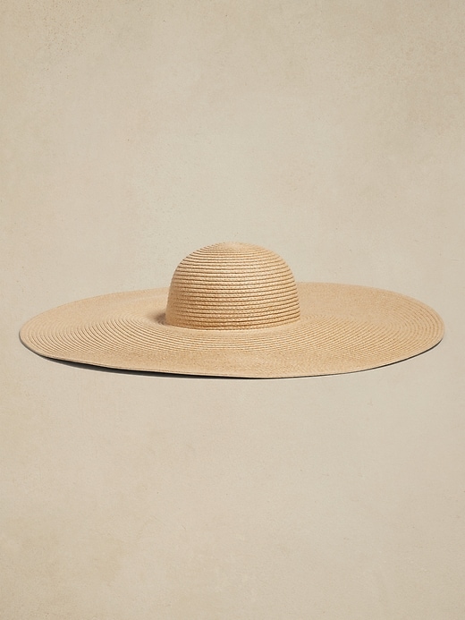 Wide Brim Beach Hat in tan straw