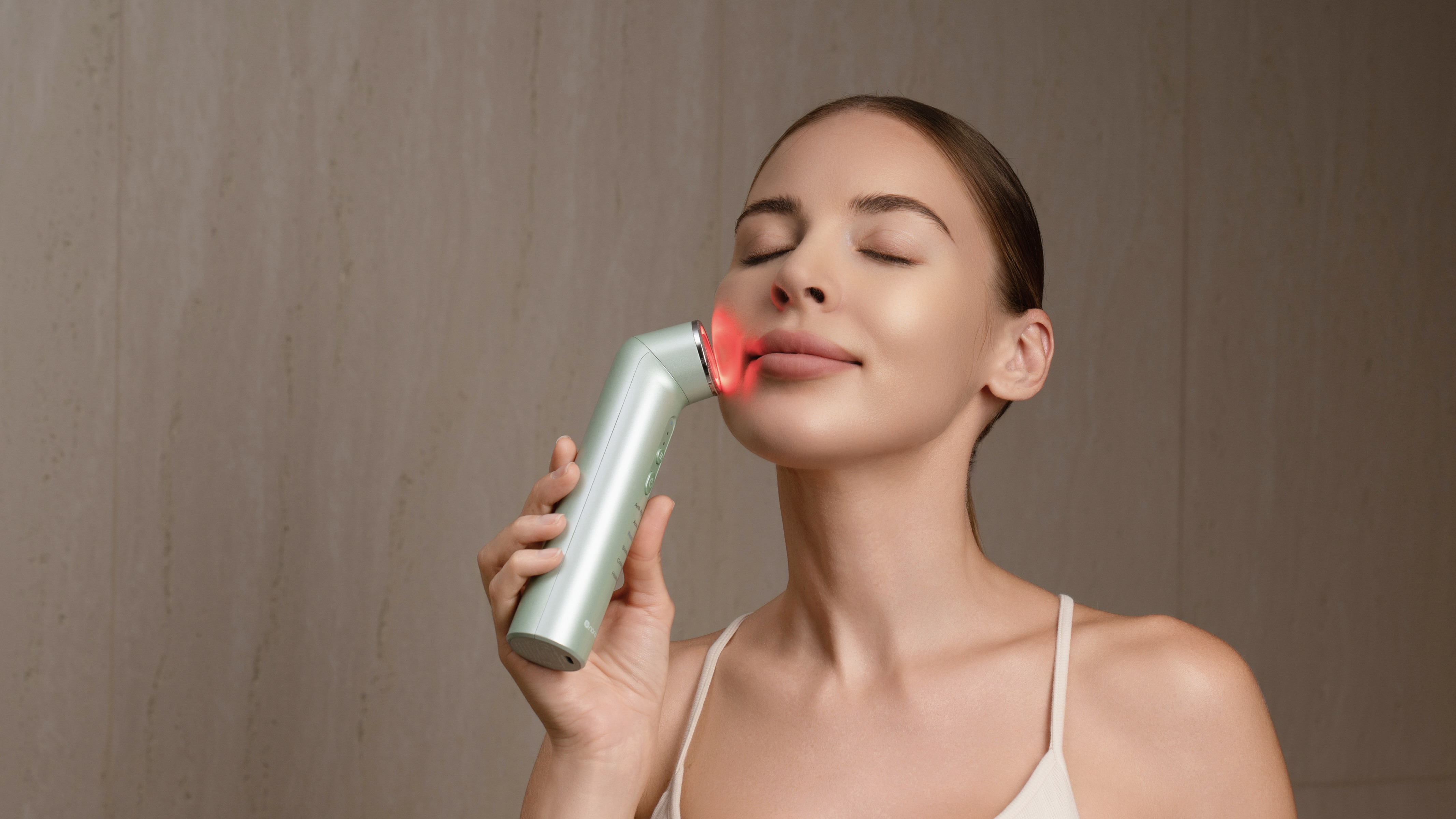 Nanoleaf skincare launches
