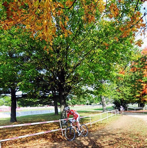 Geoff Kabush (Team Maxxis-Rocky Mountain) out for an autumn ride.