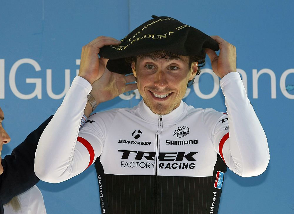 Fabio Felline (Trek Factory Racing) tries on the Basque beret