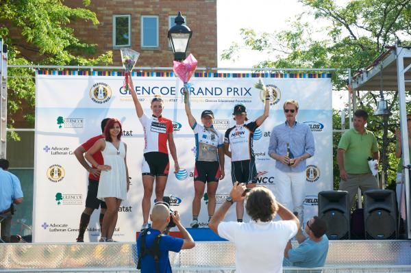 The women's podium in Glencoe: Allar, Van Gilder, Gokey-Smith