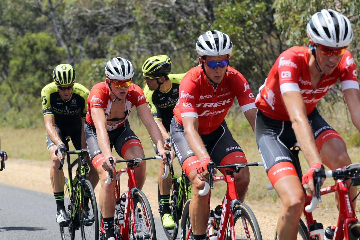 Alex Frame (Trek-Segafredo) sits second wheel