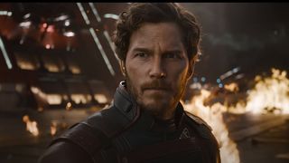 Marvel film - Guardians of the Galaxy vol. 3 - Peter Quill står foran et flammehav.