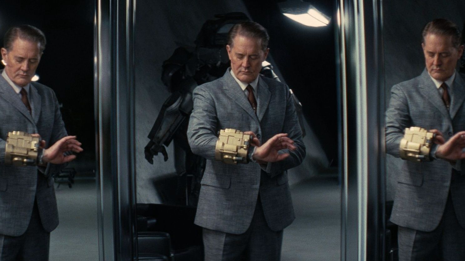 Hank in the Fallout TV series Season 2