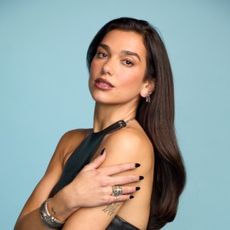 Dua Lipa wears naked manicure