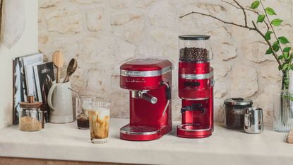 Red coffee machine - is a coffee machine a good gift