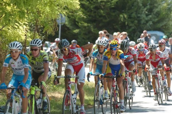 Acqua e Sapone riders were scattered around the front of the peloton.
