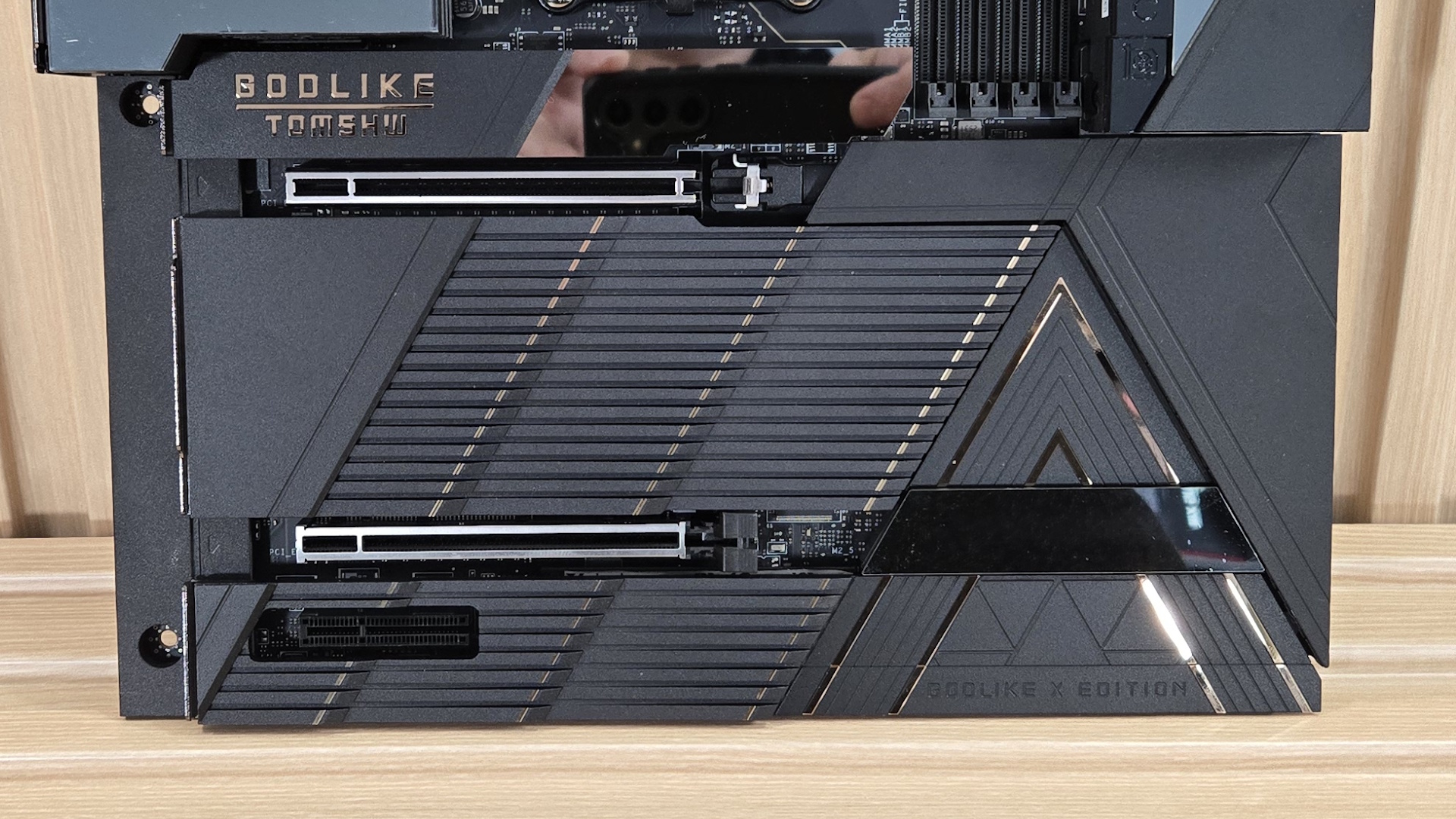 MSI X870E Godlike X - Bottom half