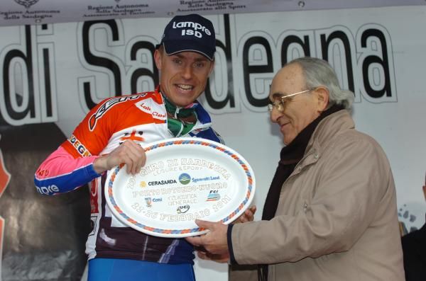 Damiano Cunego (Lampre-ISD) moves into the overall lead.