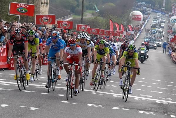 Leonardo Duque (Cofidis) took the sprint for fifth place 34 seconds after his teammate won the race.