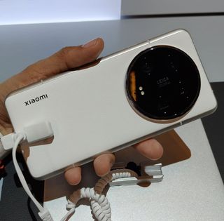 Xiaomi presenta un nuevo proyector equipado con inteligencia