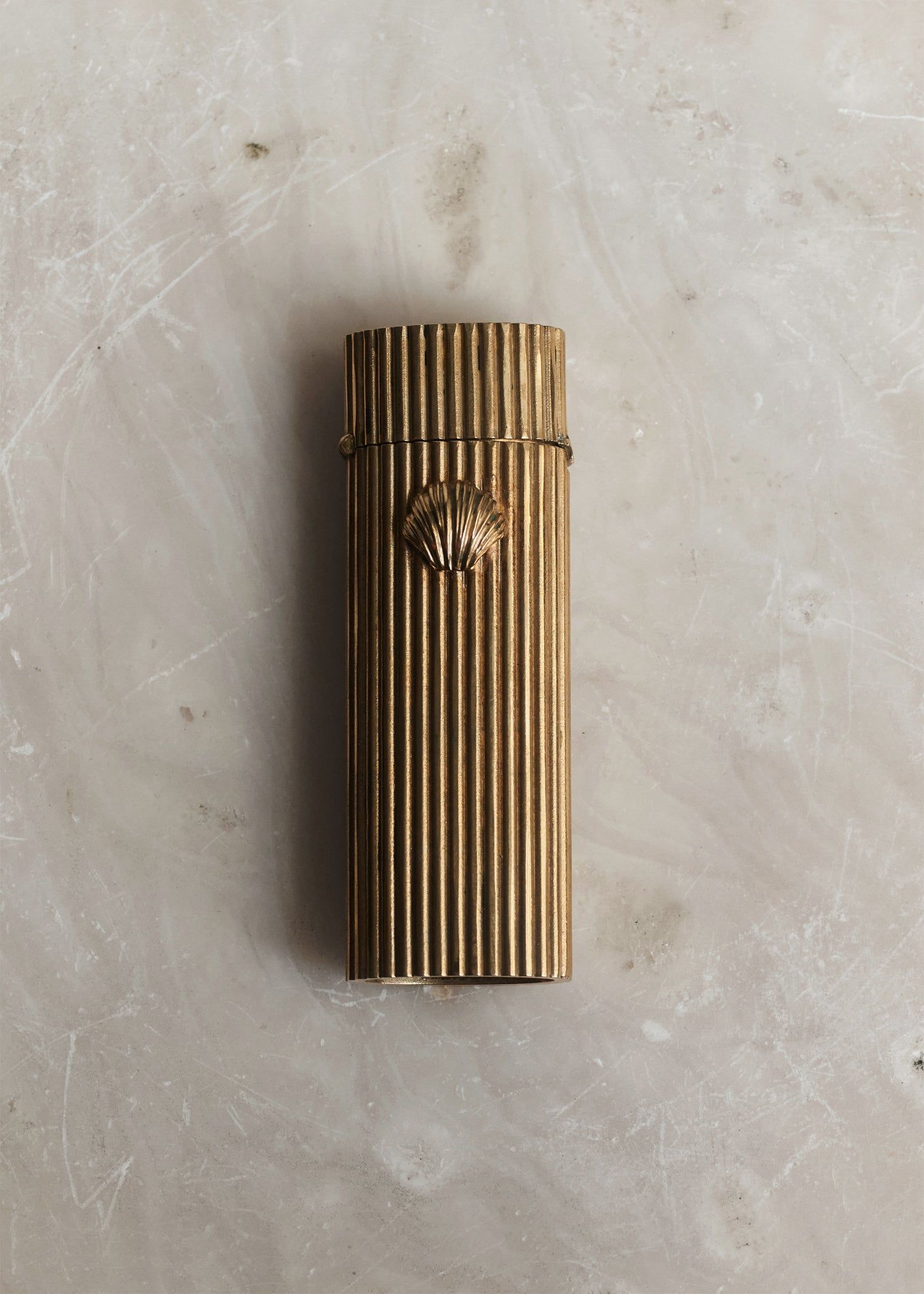 Shell Lighter Case in Gold