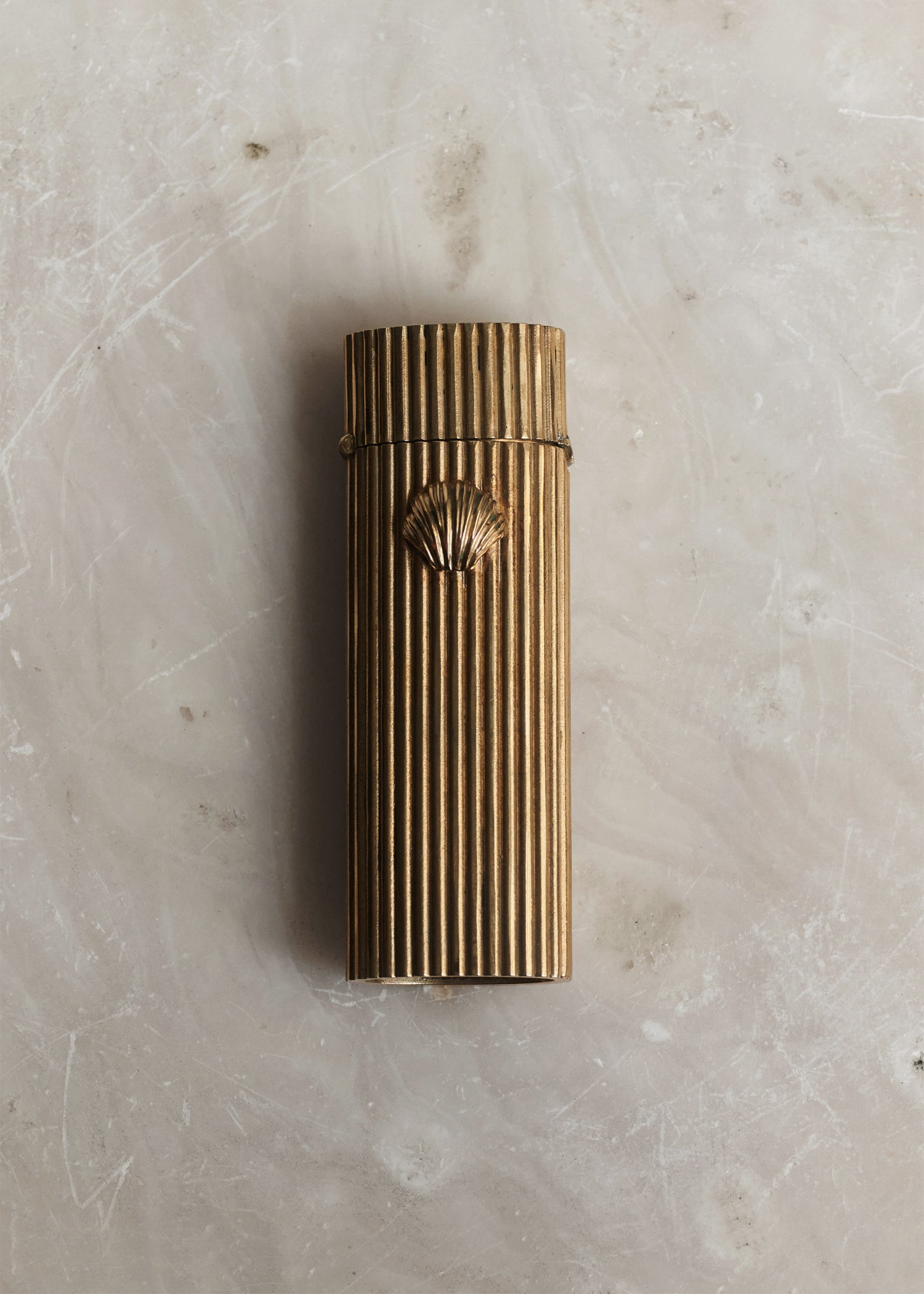 Shell Lighter Case in Gold