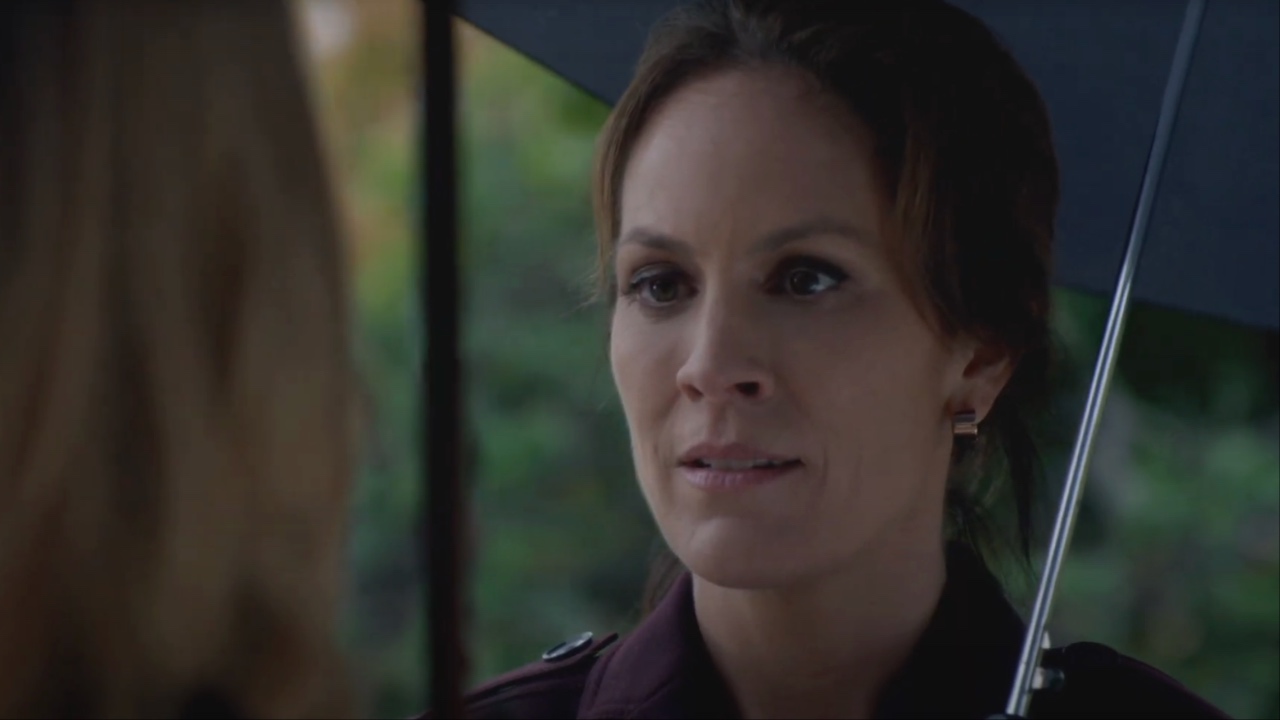 Screenshot of Annabeth Gish as Monica Reyes in The X-Files revival