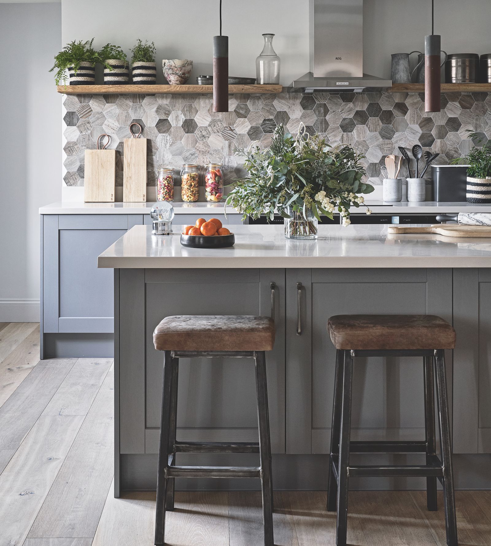 10 kitchen island design mistakes to avoid, according to experts ...