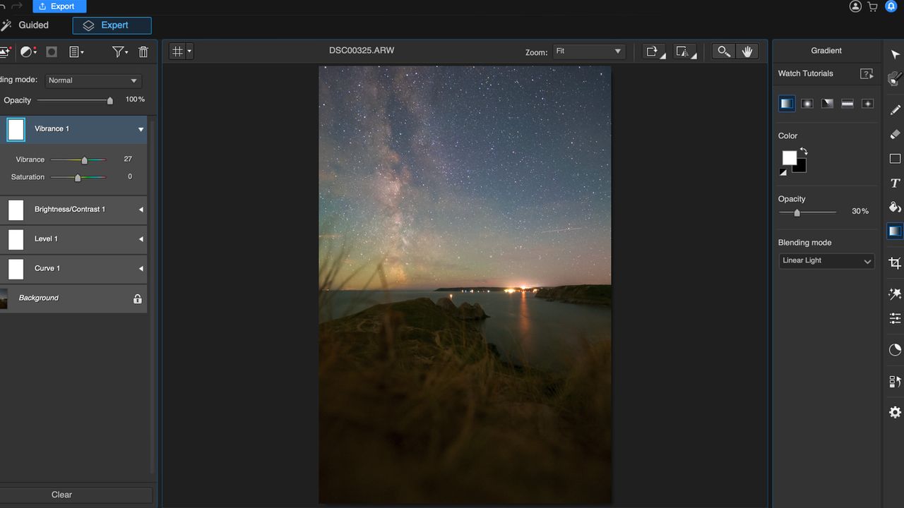 Image shows the interface of CyberLink PhotoDirector 365