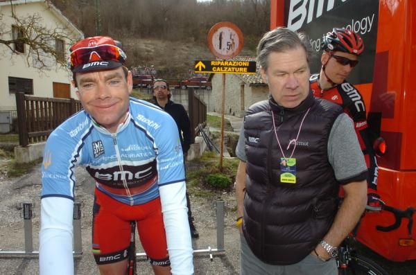 Cadel Evans with BMC Racing team manager Jim Ochowicz at the day's start at Ussita.