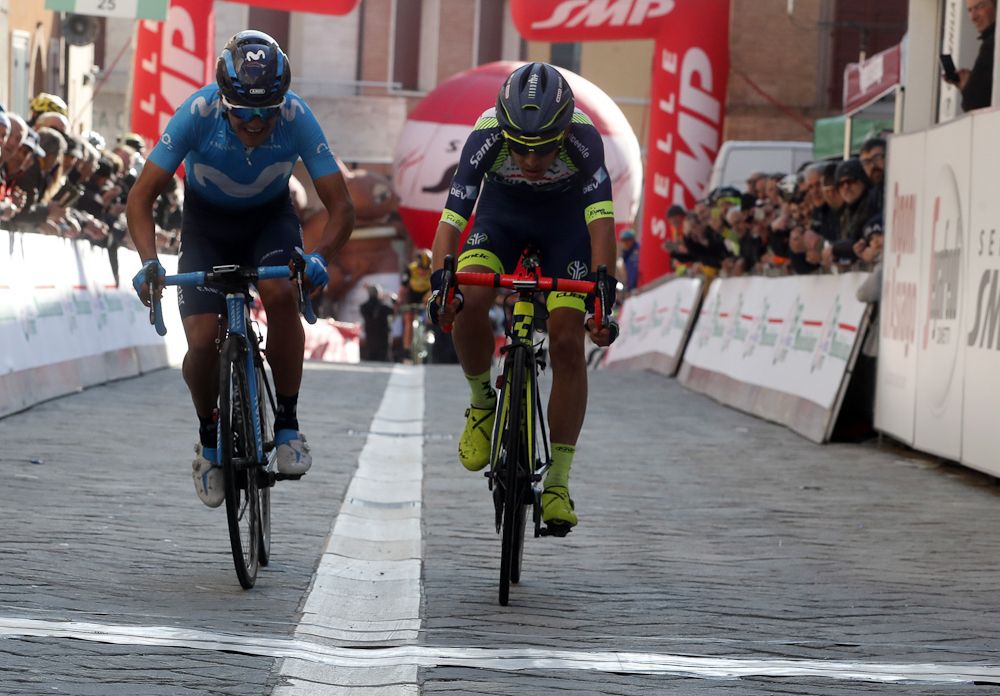 Richard Carapaz (Movistar) and Guillaume Martin (Wanty-Groupe Gobert)
