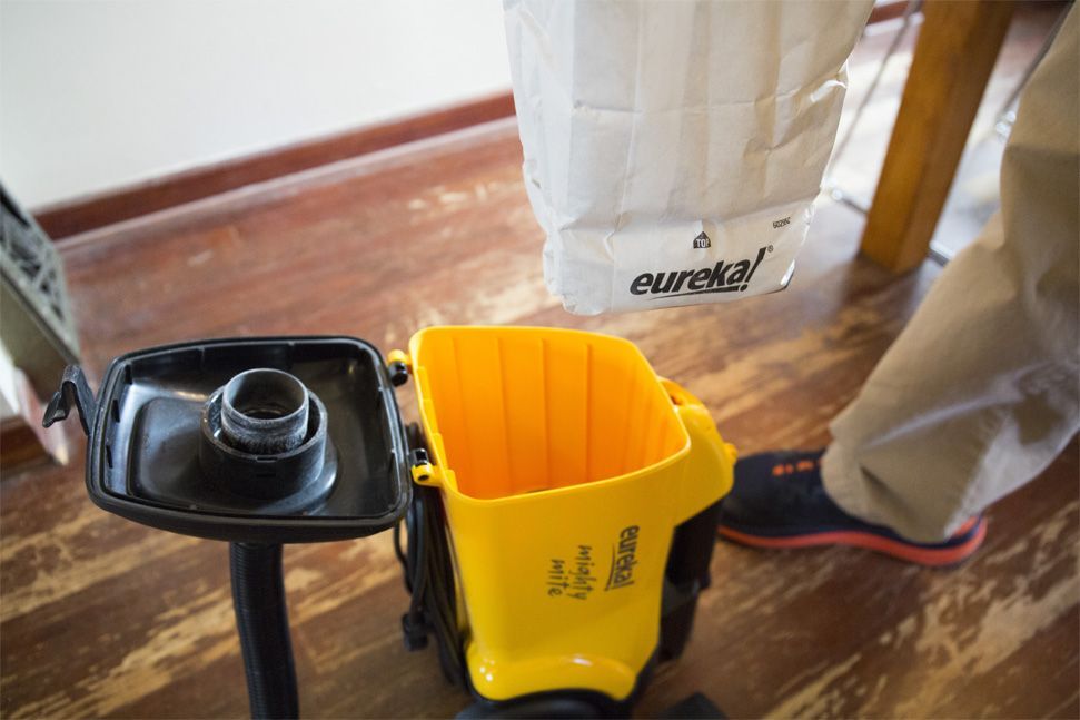 The Mighty Mite's bag was easier to remove than some of the other bagged units we tried.