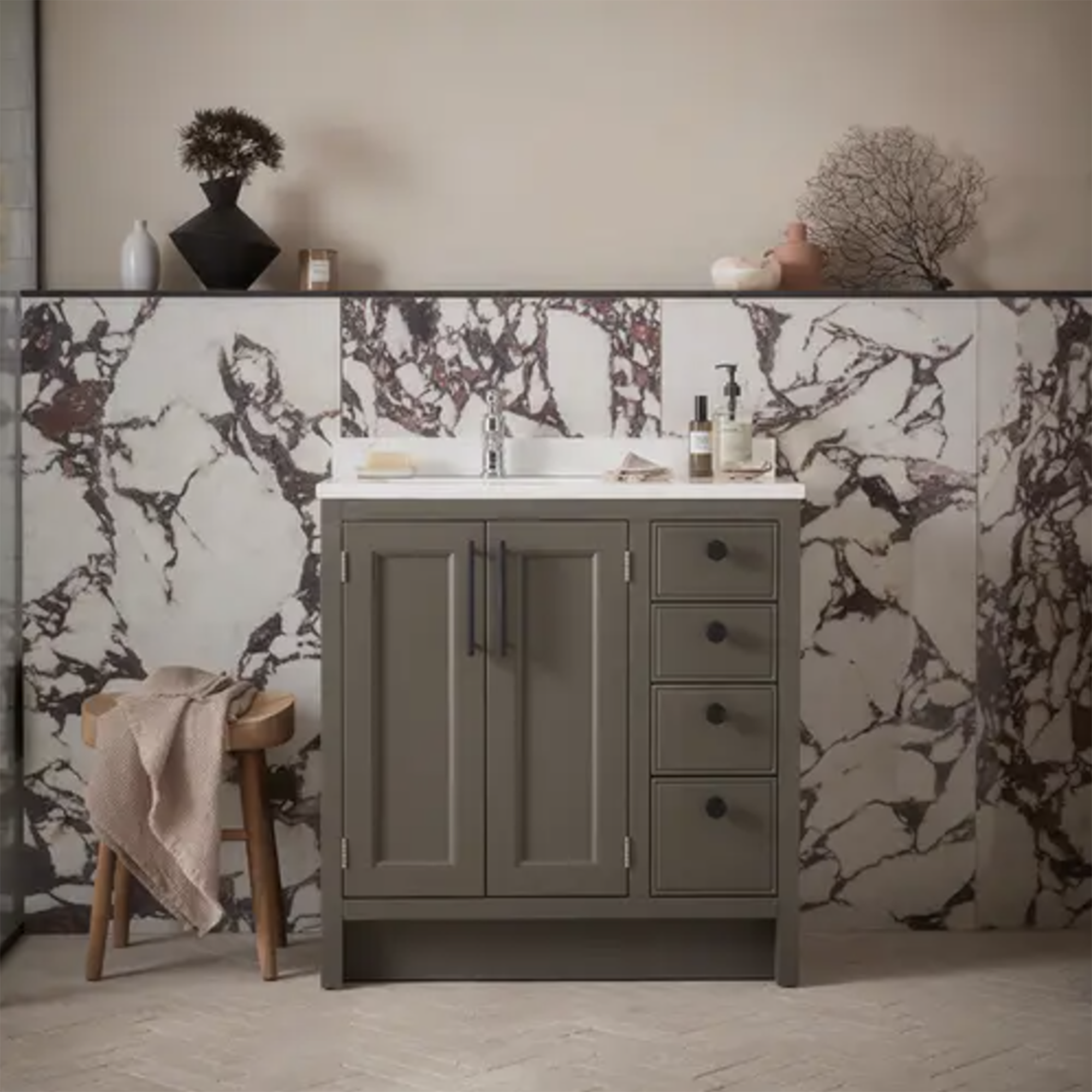 marble tiles on the wall of a bathroom