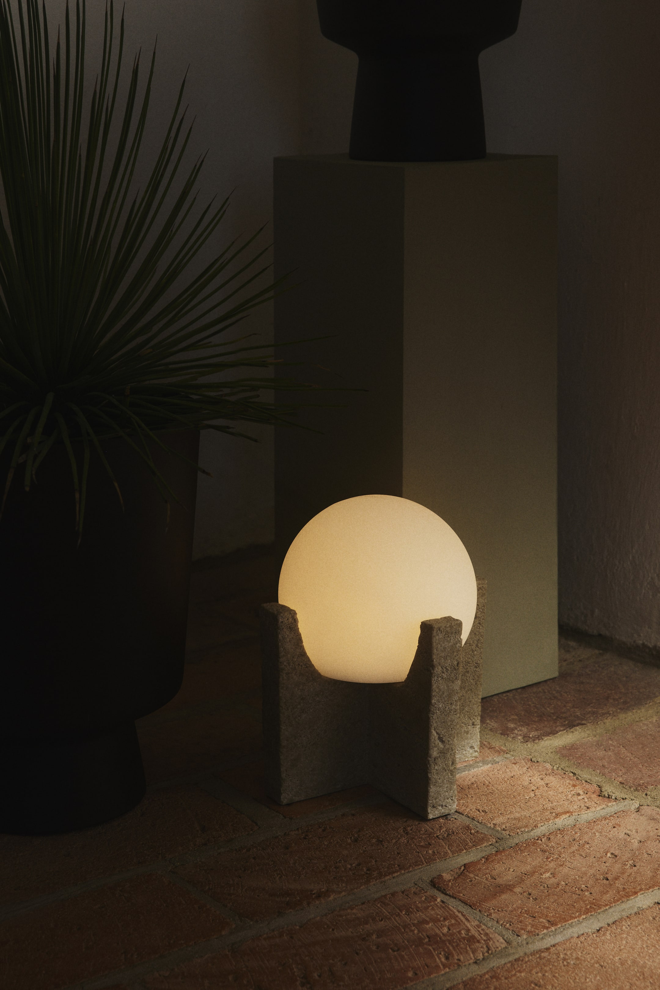 H&amp;amp;M, Rechargeable Table Lamp