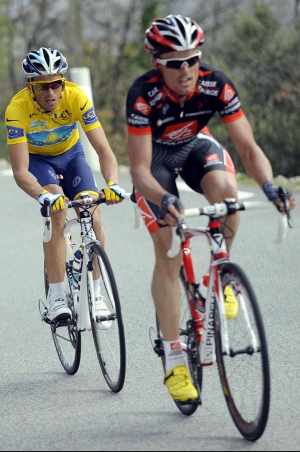 Luis Le&oacute;n S&aacute;nchez (Caisse d'Epargne) leads Alberto Contador (Astana) on the day at the 2009 Paris-Nice where he snatched the lead from the two-time Tour de France winner