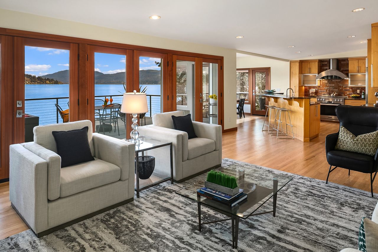 A home for sale on Lake Sammamish in Washington state.