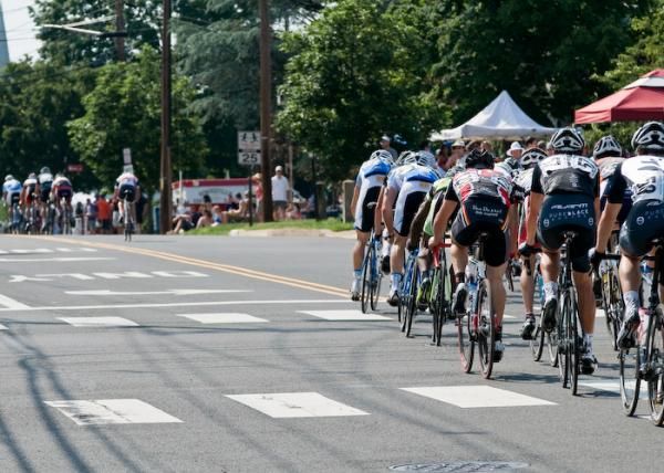 The field watches as the winning break goes up the road