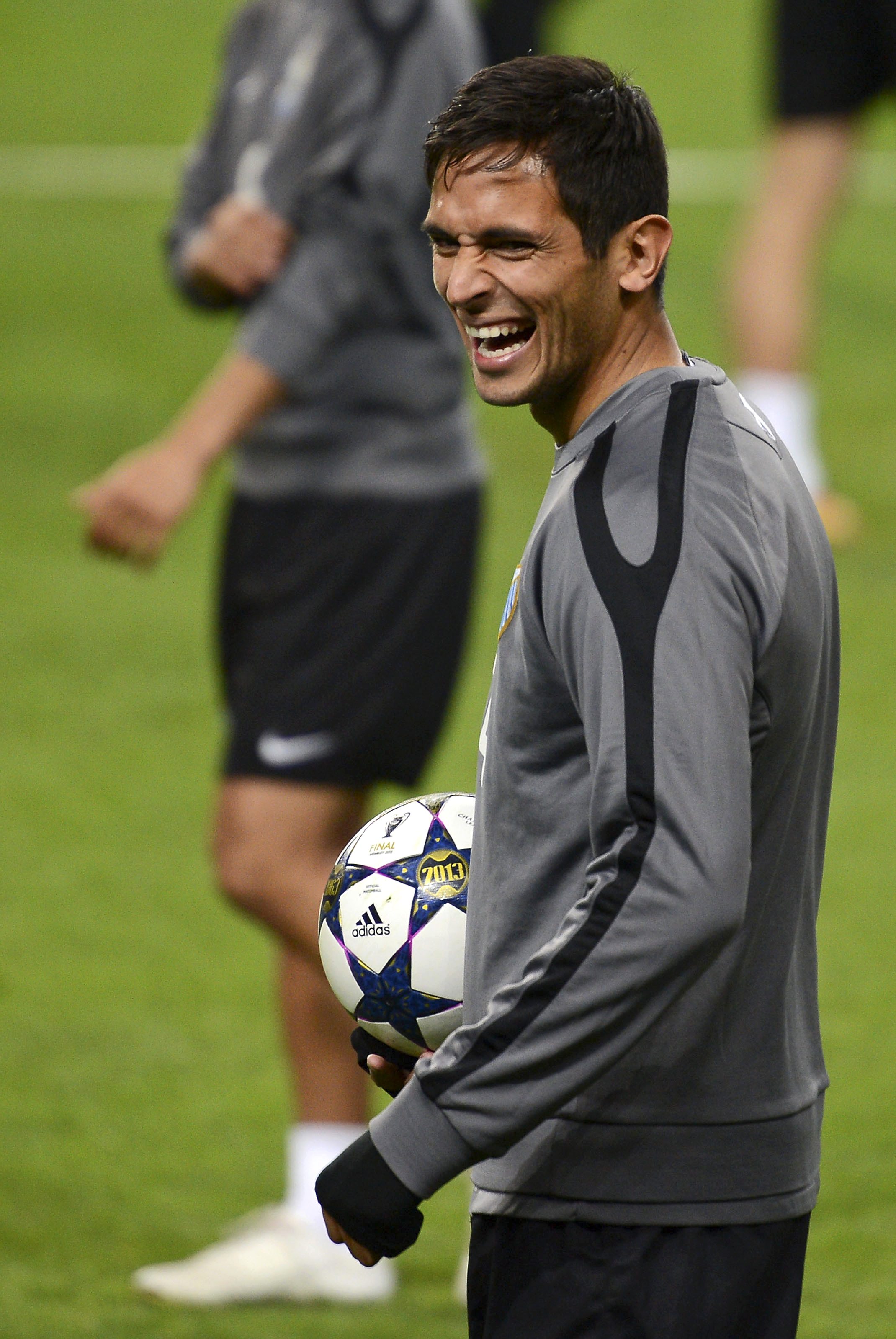 Rocky makes his debut, Roque Santa Cruz, Manchester City