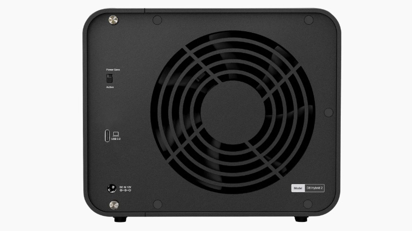 TerraMaster D8 Hybrid 2