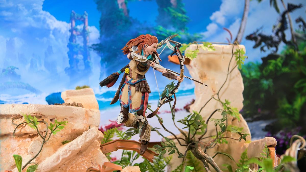 You can finally have a miniature Aloy on your desk thanks to these official PlayStation figures