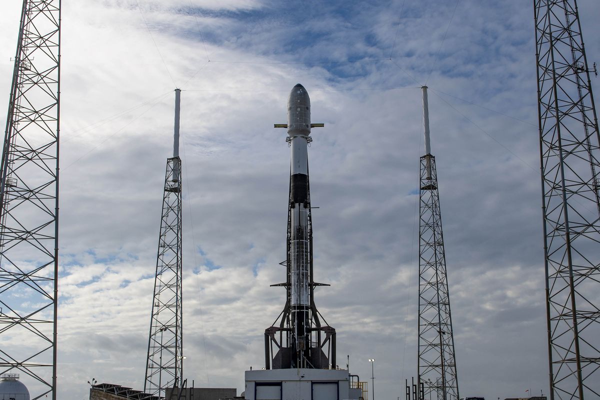 SpaceX lancerà oggi un satellite italiano per l’osservazione della Terra dopo i ritardi meteorologici.  Guardalo dal vivo.