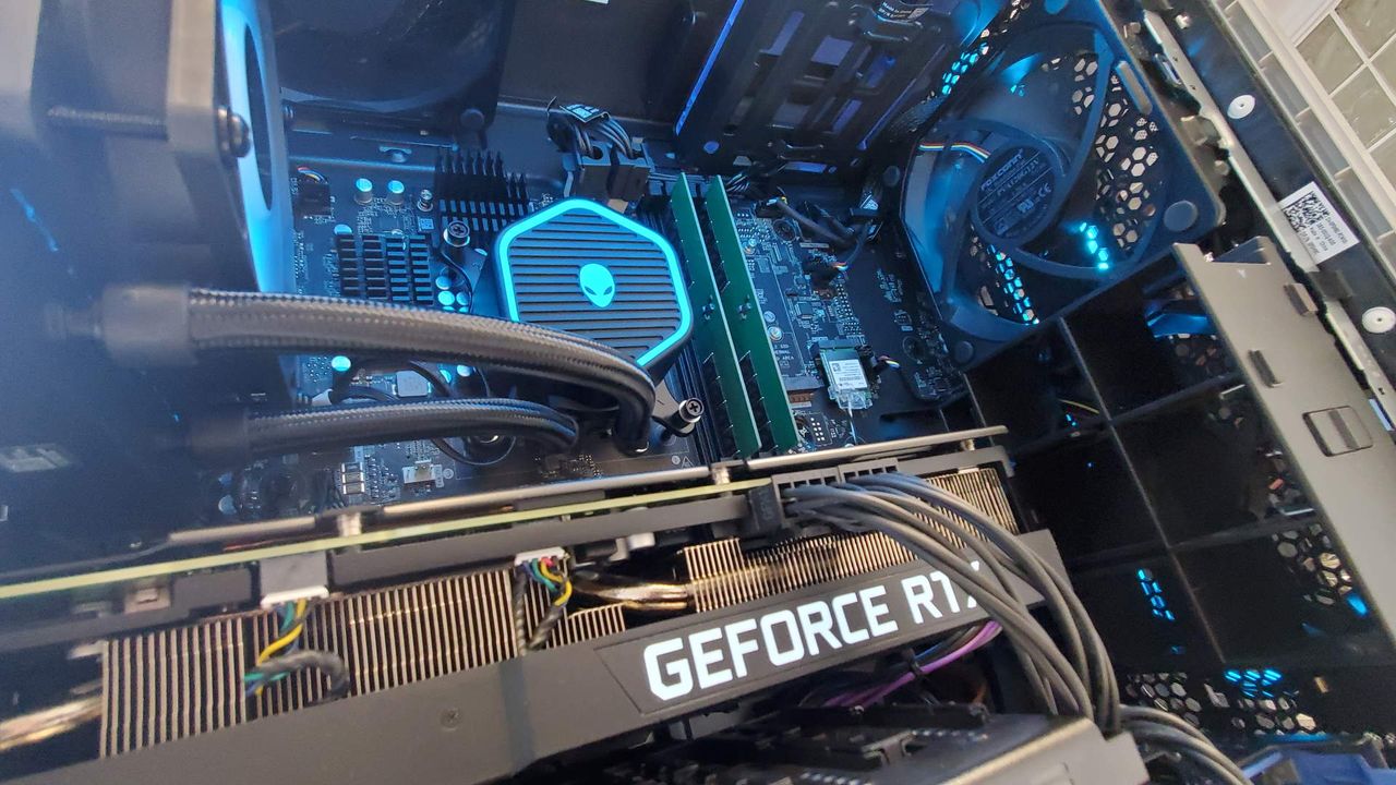 Alienware Aurora R13