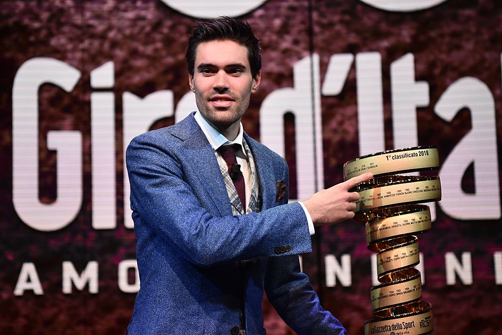 Tom Dumoulin with the Giro d'Italia trophy