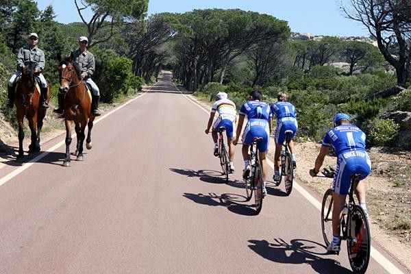 Bettini trains with mates