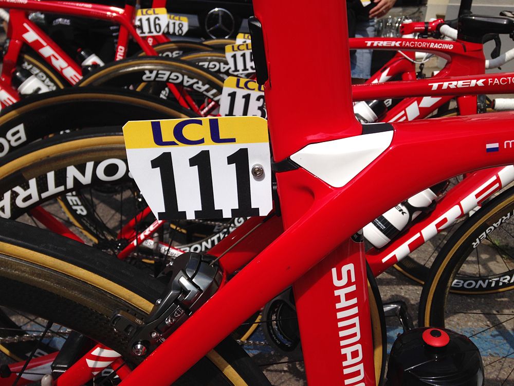 Internal brake cables make for a sleek tail end of Mollema's Trek