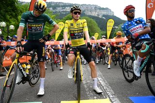 Critérium du Dauphine 2023 leaders at stage 6 start: Laporte, Vingegaard, Grondin