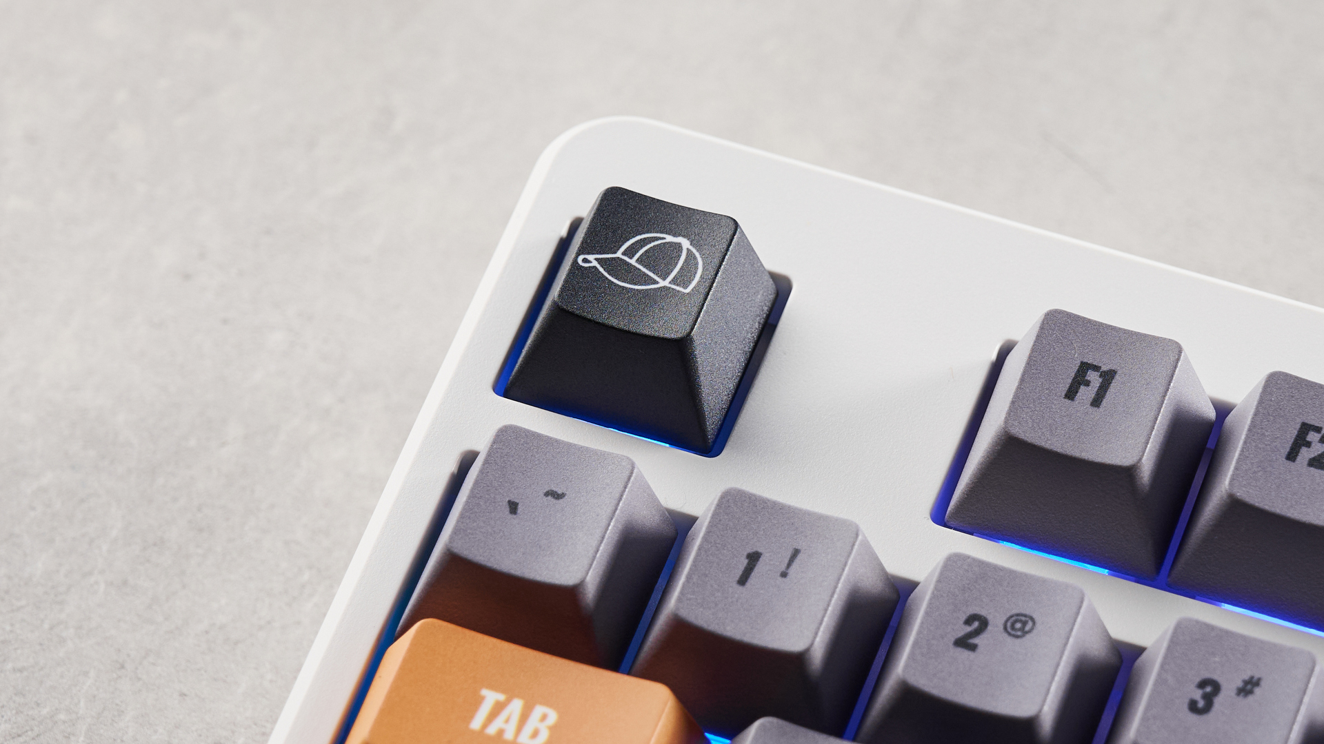 A retro-inspired McHose x Unbox Therapy UT98 mechanical keyboard