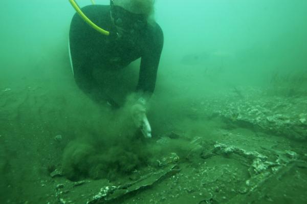 captain-morgan-dive-2-110809-02