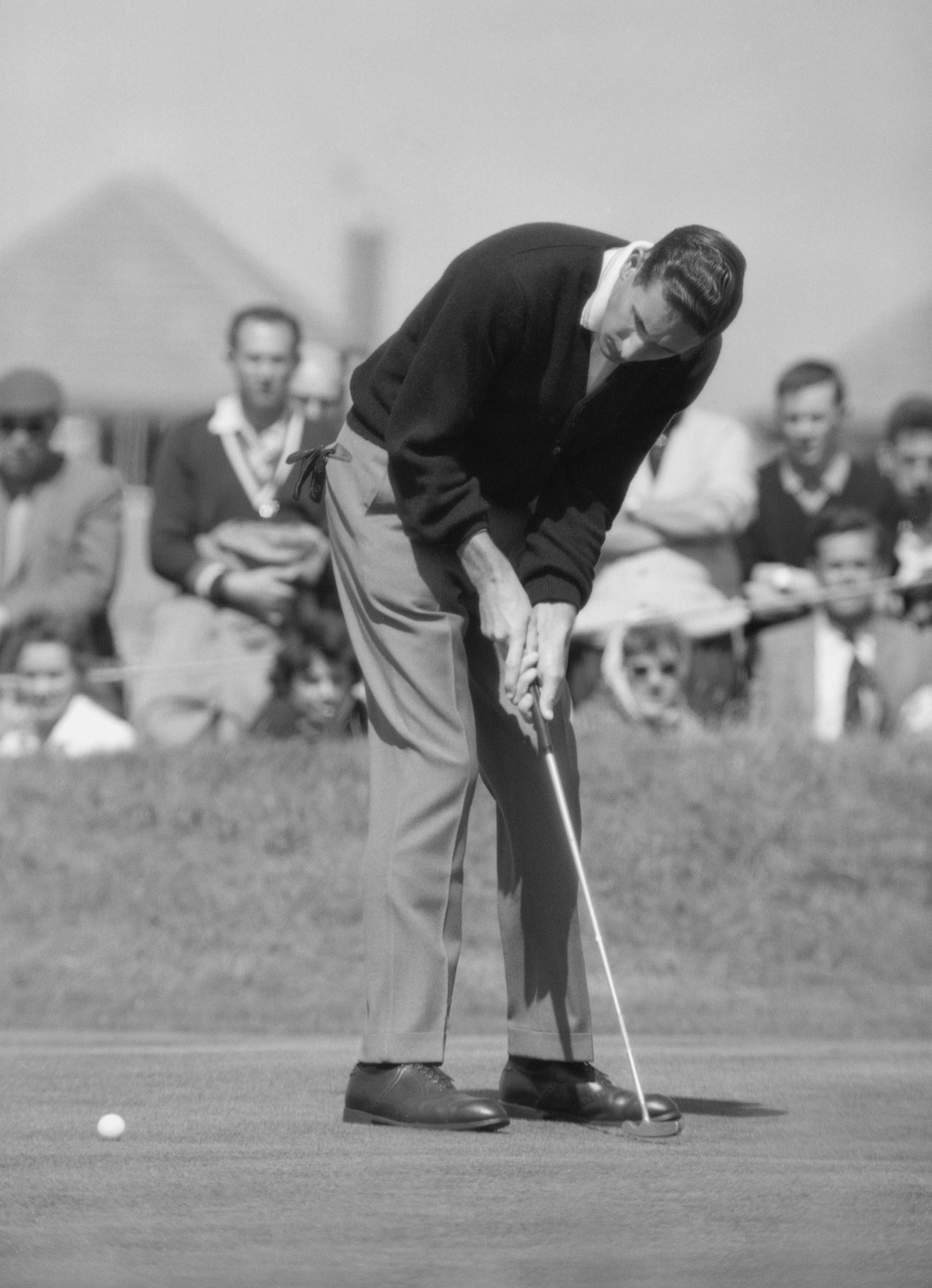 Bob Charles using a Bullseye putter at the 1963 Open Championship