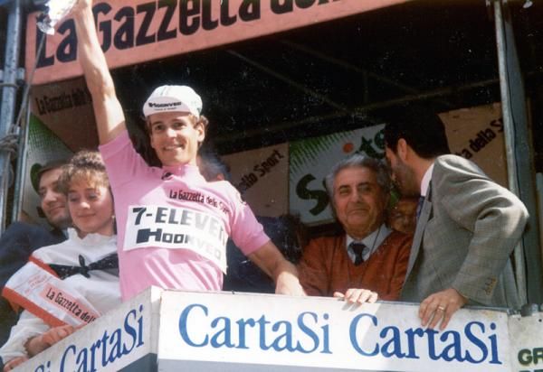 1988 Giro d'Italia leader Andy Hampsten salutes the crowd after stage 18, a time trial won by the American.