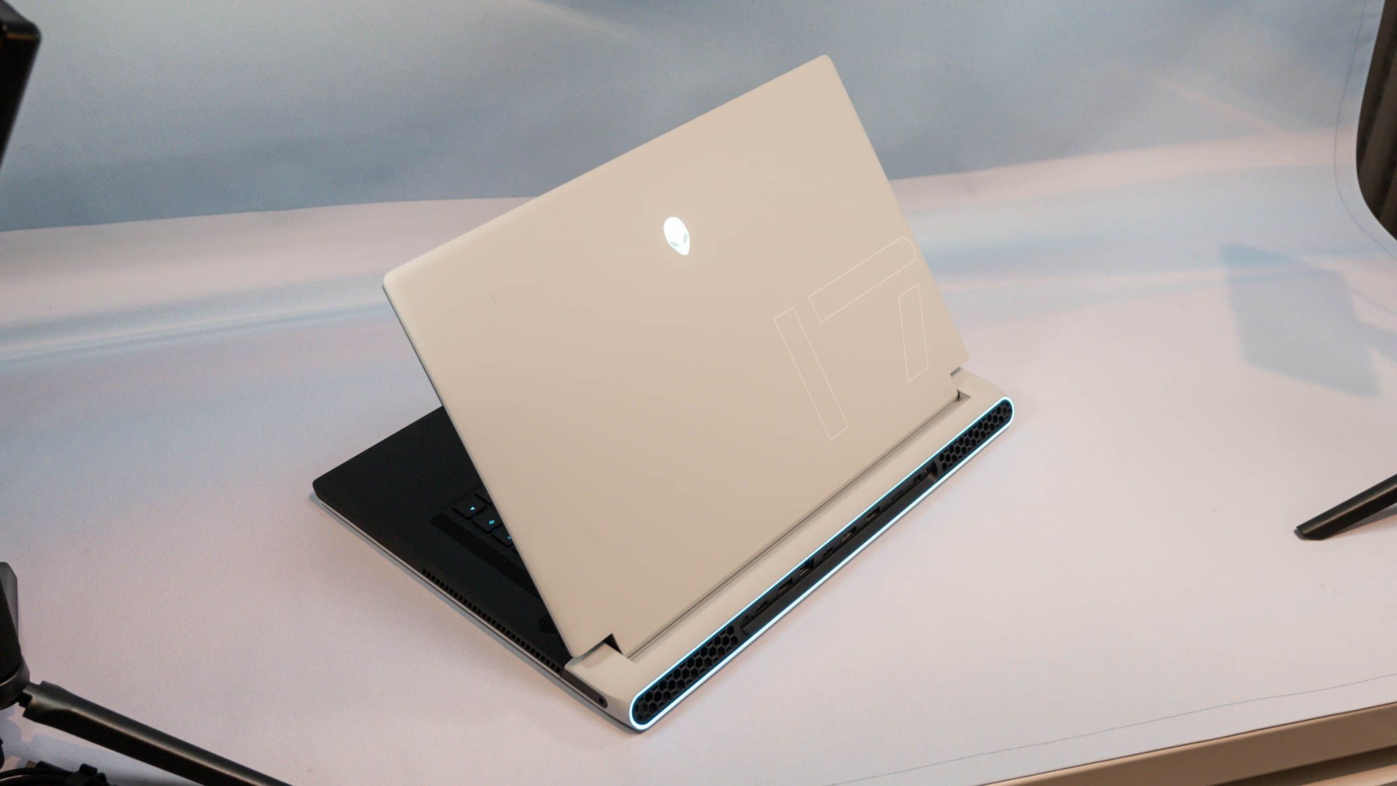 Alienware x17 R2 gets slimmer, gains Intel's 12th Gen CPUs | Laptop Mag