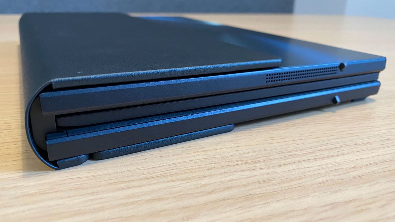 Asus Zenbook 17 Fold OLED